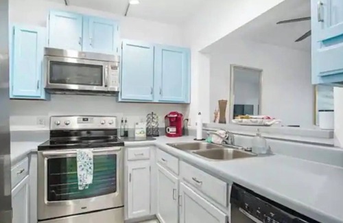 Royal Harbor Condo | Waterfront smart Condo- Walk to 5th Ave.