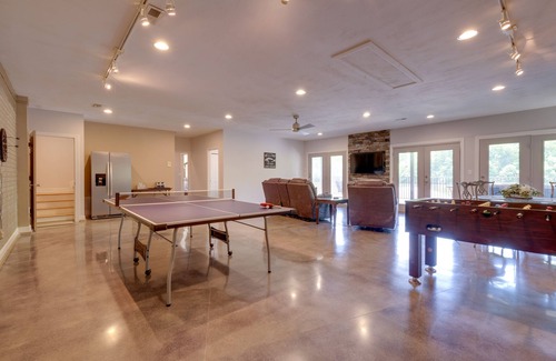 Goodview House | Waterfront Smith Mountain Lake Home w/Boat Dock!