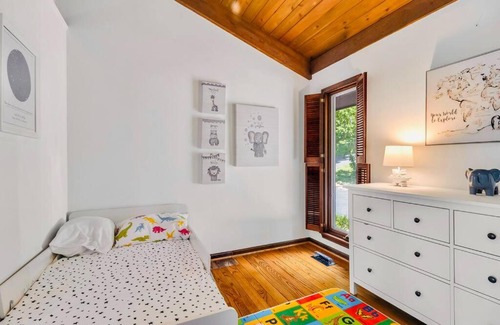 Fort Washington Villa | Waterfront Spanish Villa minutes from the city!