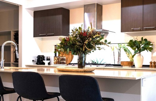 Maroochydore House | Waterfront Stay at Sunshine Villa