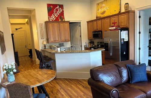 Dadeville Condo | Waterfront Top Corner Unit,Amazing Sunset Views,Pool&Slide,Marina,Golf, 3 bedrms