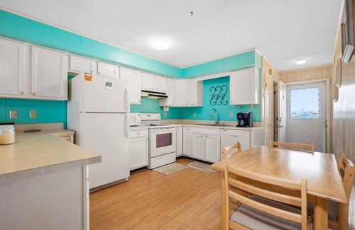 Midtown Ocean City Condo | Waterfront Two Bedroom Condo w/Short Beach Walk