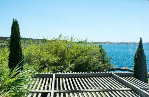 Balaruc-les-Bains Villa | Waterfront Villa overlooking Sète