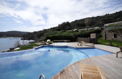Cap Benat Villa | WATERFRONT VILLA PRIVATE ESTATE SWIMMING POOL AND SPA
