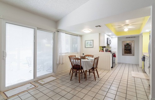 Dobson Ranch House | Waterfront Vacation Home Executive Rental-peaceful residential LAKE neighborhood