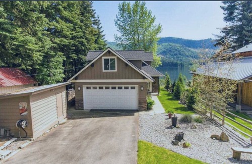 Rathdrum House | Waterfront Vacation Home on Twin Lakes in Beautiful North Idaho!