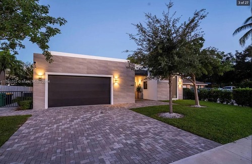 Fort Lauderdale House | Waterfront Villa w/Pool, Dock & Designer Style