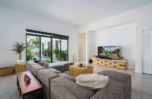 Fort Lauderdale House | Waterfront Villa w/Pool, Dock & Designer Style
