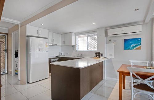 Mooloolaba Apartment | Waterfront Villa 1 - Pet Friendly Courtyard - save 10% on 7night bookings