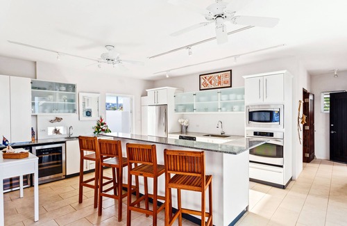 South Hill Villa | Waterfront Villa, 2 Beaches, Snorkeling, Private Pool, & Spectacular Views