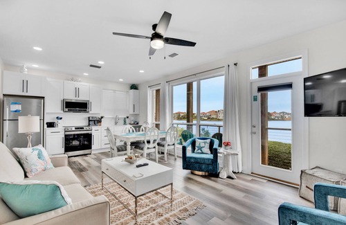 Fort Walton Beach - Destin Condo | ☀️Waterfront Villa-Gulf Views-Pool-Walk to Restaurants-Destiny Beach Villa 15B☀️