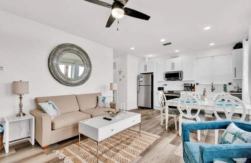 Fort Walton Beach - Destin Condo | ☀️Waterfront Villa-Gulf Views-Pool-Walk to Restaurants-Destiny Beach Villa 15B☀️