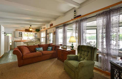 Wellesley Island House | Waterfront Wellesley Island Cottage with Boat Slip!