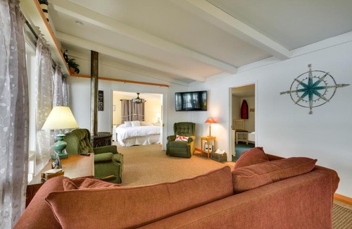 Wellesley Island House | Waterfront Wellesley Island Cottage with Boat Slip!