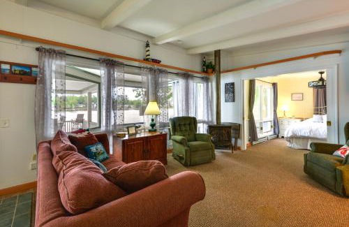 Wellesley Island House | Waterfront Wellesley Island Cottage with Boat Slip!