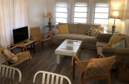Rowena House | Waterfront Windsurf House for rent on private beach in Rowena