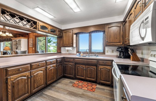 Sturgeon Bay Cabin | Waterfront with private sandy Beach- on 2 Acres! Dog Friendly with fence!
