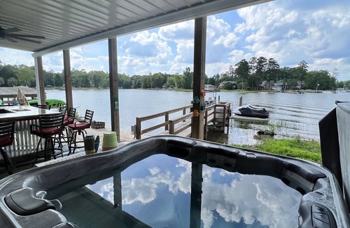 Chapin House | WATERFRONT with private dock in Chapin! Optional pontoon rental!