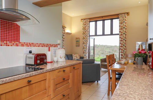 Bradworthy House | WATERLAND OLD BARN, pet friendly, with open fire in Bradworthy