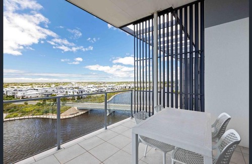 Birtinya Hotel | Waterline at Oceanside