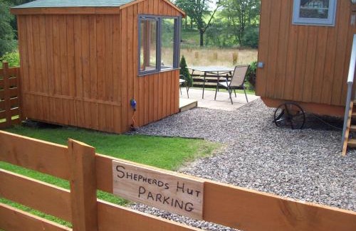 Murthly Apartment | Waterloo Farm Shepherds Hut Glamping with Sun Lounge