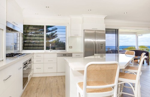 Culburra Beach House | Watermans - Pet Friendly - 1 Min Walk to Beach