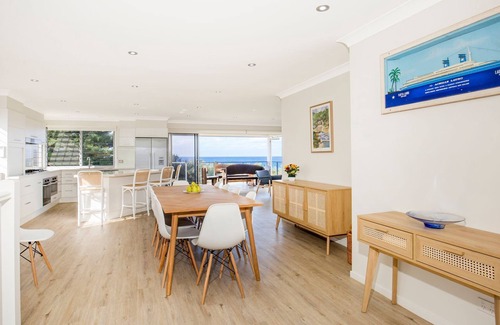Culburra Beach House | Watermans - Pet Friendly - 1 Min Walk to Beach