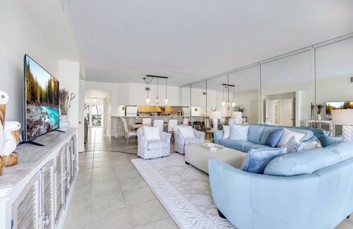 Vanderbilt Beach Condo | Watermark at Vanderbilt Beach Bayside