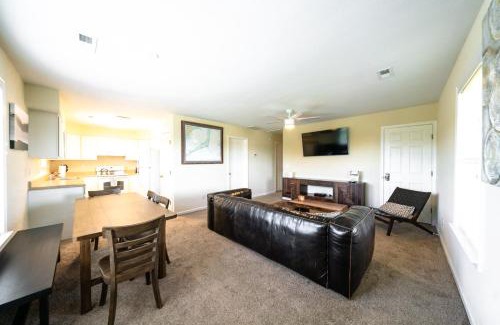 Waves Apartment | Watermen's Cabana 2C - 3-bedroom, 2-bathroom apartment - Walk to beach and access to REAL Watersports