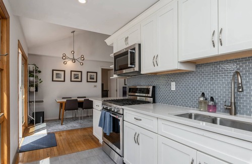 Water Mill House | Watermill Retreat, minutes from Southampton Town Ctr and Beaches!