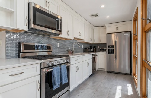 Water Mill House | Watermill Retreat, minutes from Southampton Town Ctr and Beaches!