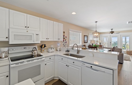 Holden Beach Condo | "Waters Edge 435-C" - Oceanfront Condo w/Community Pool, 2 Bedrooms/2 Bathrooms