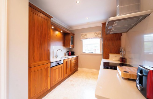 Dingle House | Waters Edge Apartment 2