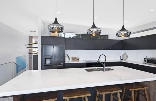 Forresters Beach House | WATERS EDGE AT FORRESTERS BEACH - THE ULTIMATE BEACHFRONT WITH PANORAMIC VIEWS