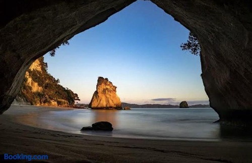 Whitianga Bed & Breakfast | Waters Edge B&B