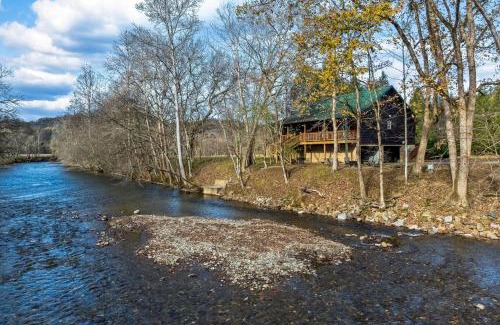 Townsend House | Waters Edge Cabin