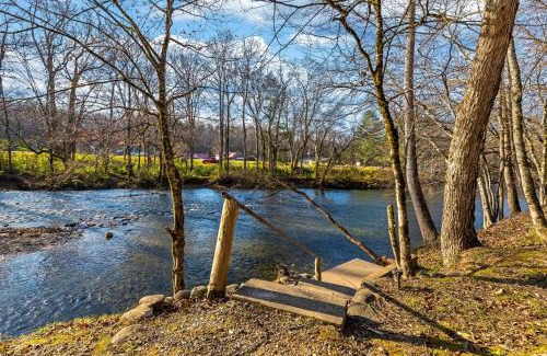 Townsend House | Waters Edge Cabin