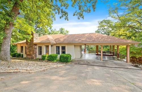 Bella Vista House | Waters Edge- Direct Lake Access