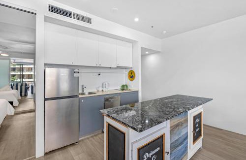Cairns Central Business District Apartment | Waters Edge @ Harbour Lights