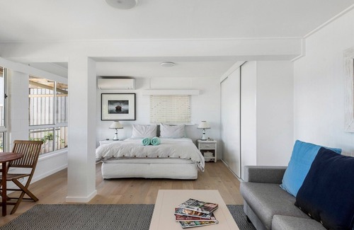 Palm Beach Apartment | Waters Edge on the shores of Pittwater