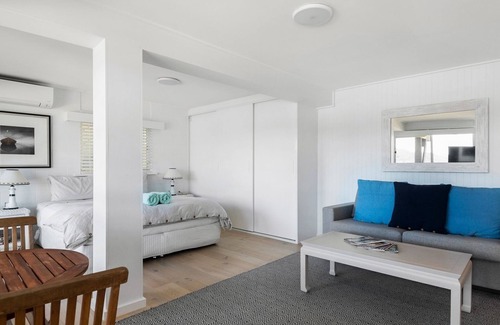 Palm Beach Apartment | Waters Edge on the shores of Pittwater
