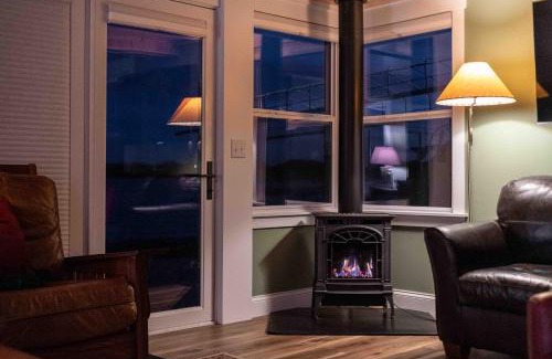 Waverly House | Waters Edge Retreat