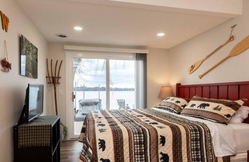 Waverly House | Waters Edge Retreat