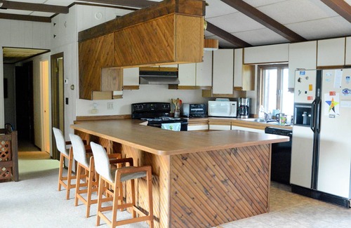 Deep Hole House | Waters Edge - Waterfront Vacation Home on Chincoteague Island Virginia