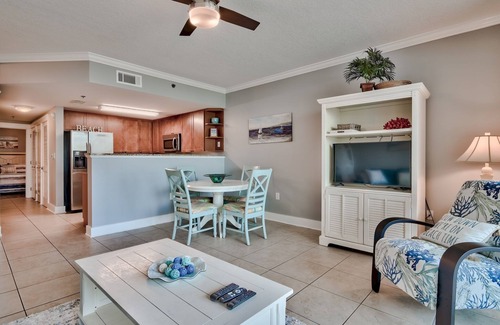 Fort Walton Beach Condo | Waterscape 4th Flr B side with Courtyard views - on the beach -