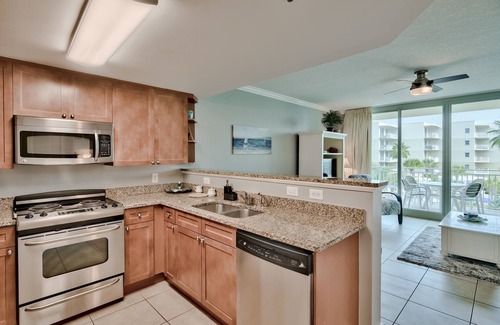 Fort Walton Beach Condo | Waterscape 4th Flr B side with Courtyard views - on the beach -