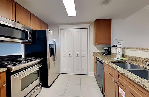 Fort Walton Beach Condo | Waterscape #A619 | Balcony + Amenities