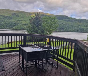Arrochar House | WATERSIDE 3 BED COTTAGE, HOT TUB, SAUNA, PVT BEACH