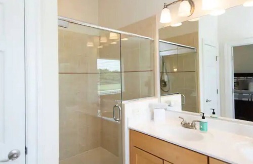 Cambridge House | Waterside 4-Bedroom Chesapeake Styled Townhome