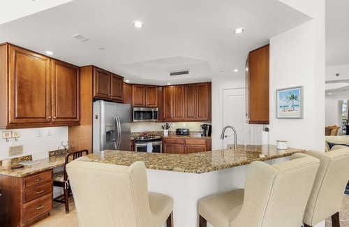 South Island Condo | Waterside #835: Bayscape Bliss 3BR/2BA Condo w/ Pool!